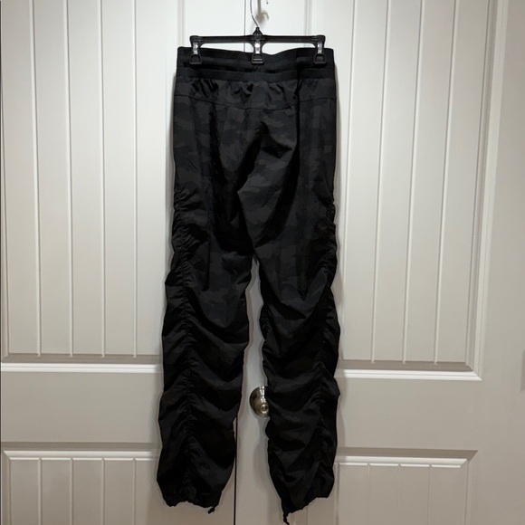 Black Kyodan Ruched Pants | Medium - Picture 2 of 7